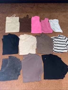 BUNDLE OF WOMENS TOPS